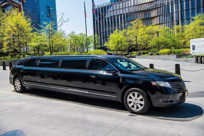 The complete guide to limousine transportation service